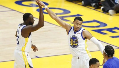 新版五小彰显威力 勇士找到了制胜轮换？