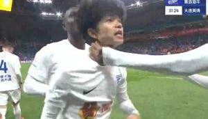 大连英博客场领先！吕焯毅禁区外远射打破僵局