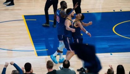 ng体育app-【现场】利刃出鞘！汤神归来勇士用逆转锁定季后赛