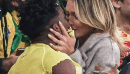 南宫体育-美！17岁恩德里克女朋友21岁 去年10月在一起的！